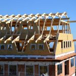 Drewniane wiązary dachowe - czym są i jakie mają właściwości?